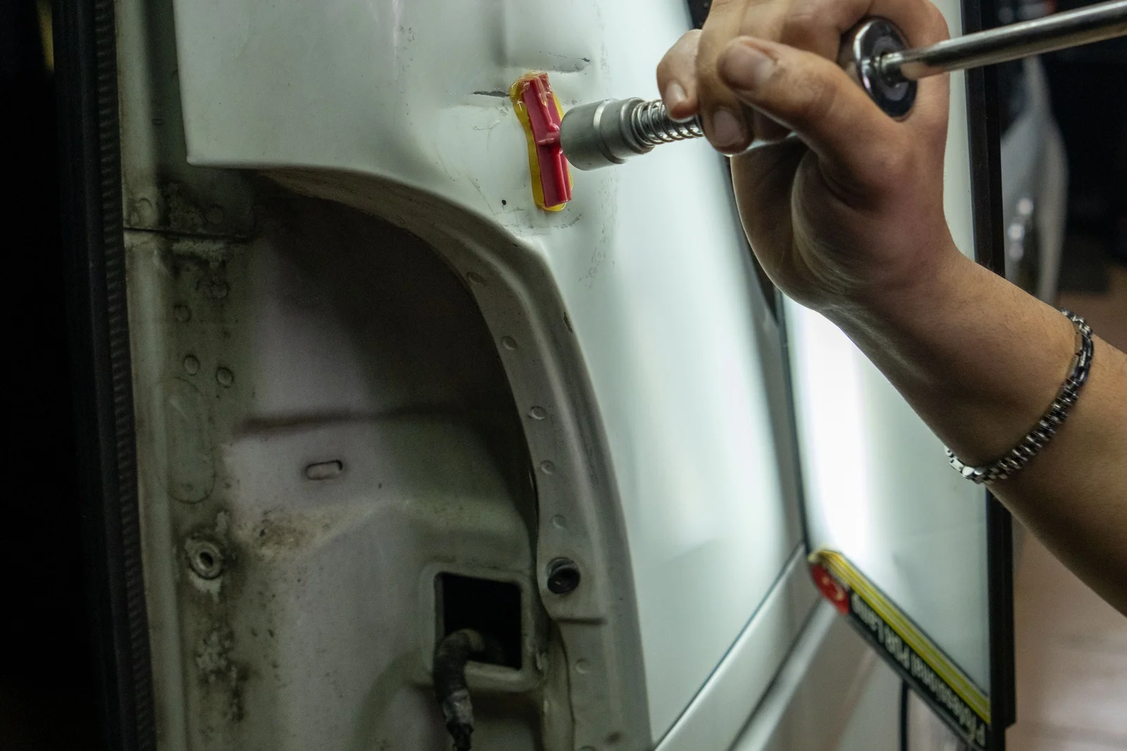 Car Dent Repair in Mississauga: Paintless vs Conventional